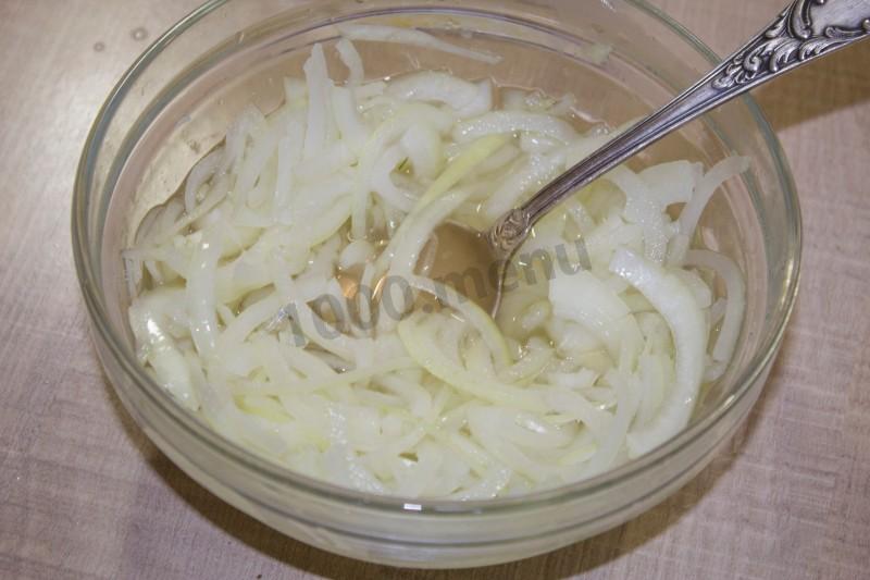 Шаг 6 приготовления Салат Мужской каприз с копченой курицей