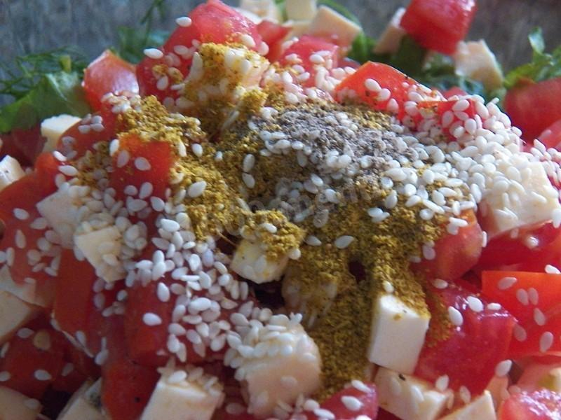 Шаг 8 приготовления Весенний салат с сыром