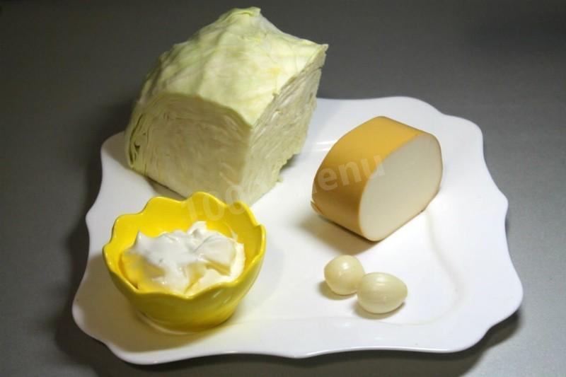 Шаг 1 приготовления Салат с капустой и копчёным сыром