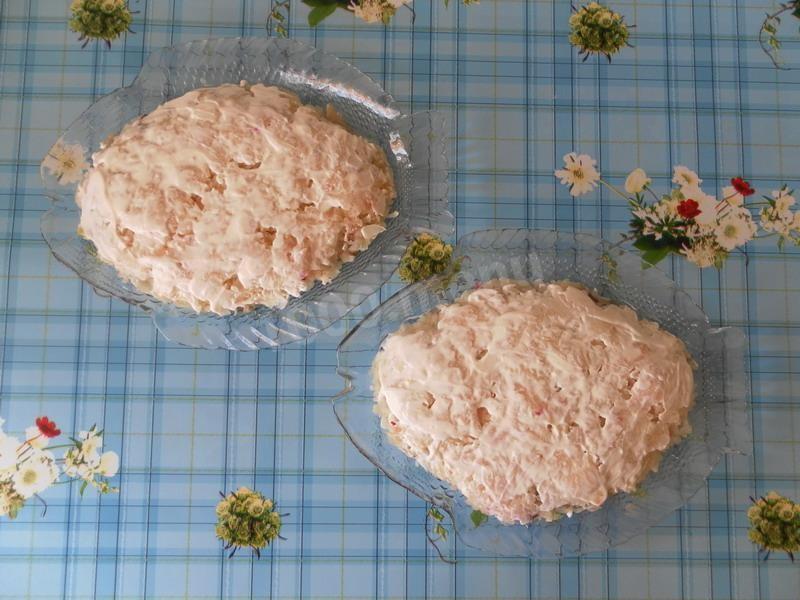 Шаг 14 приготовления Классический салат сельдь под шубой с яйцом