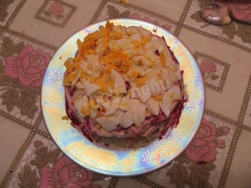 Шаг 8 приготовления Салат по-королевски