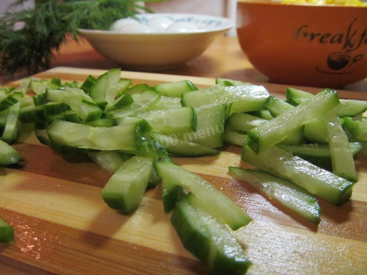 Шаг 2 приготовления Салат с курицей сметаной и огурцом
