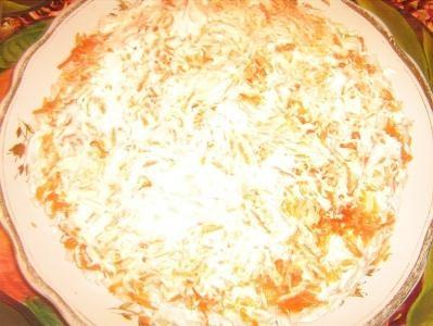 Шаг 5 приготовления Салат Ромашковое поле с горбушей консервами
