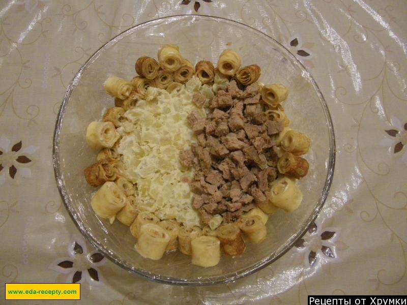Шаг 2 приготовления Салат с блинами и курицей Розы для любимого