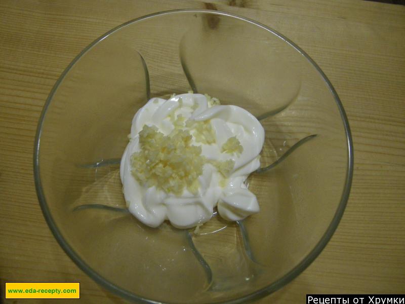 Шаг 5 приготовления Салат с блинами и курицей Розы для любимого