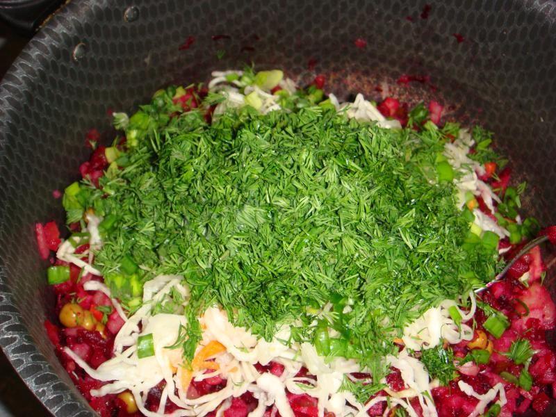Шаг 9 приготовления Винегрет из квашенки с солеными огурцами