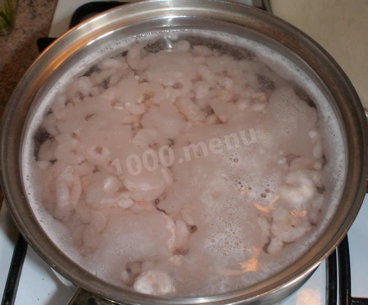Шаг 2 приготовления Салат Морской бриз кальмары, креветки, перец, пармезан