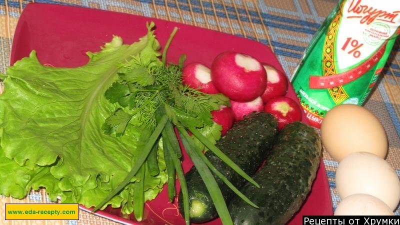 Шаг 1 приготовления Весенний салат из редиски с яйцом и огурцом