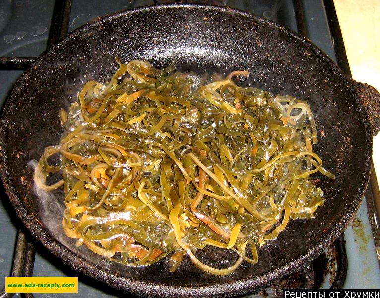 Шаг 5 приготовления Салат из морской капусты с вином