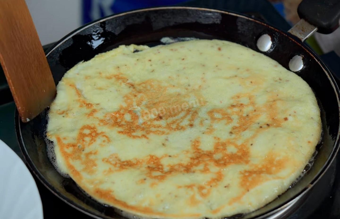 Шаг 4 приготовления Салат из тунца с авокадо яйцом и кукурузой