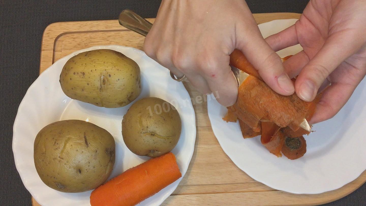 Шаг 5 приготовления Картофельный салат с болгарским перцем и оливками