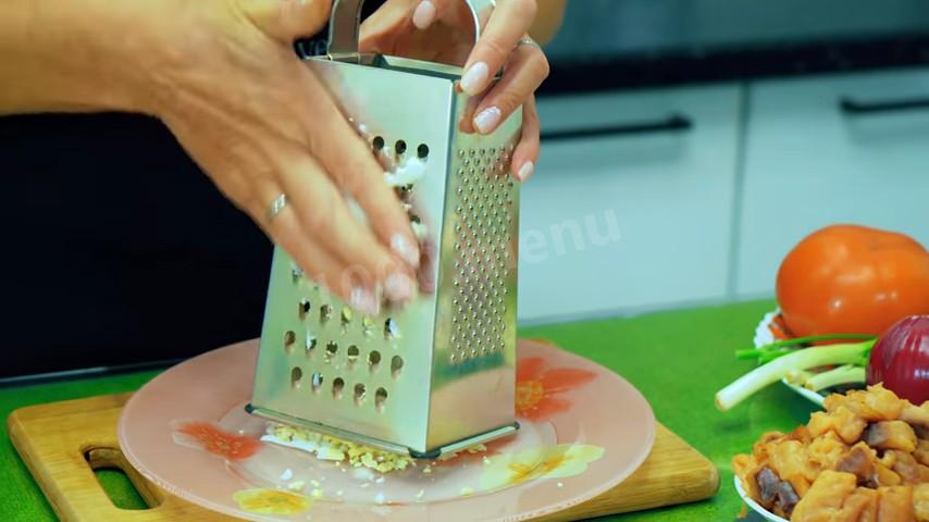Шаг 1 приготовления Три салата из красной рыбы на праздничный стол