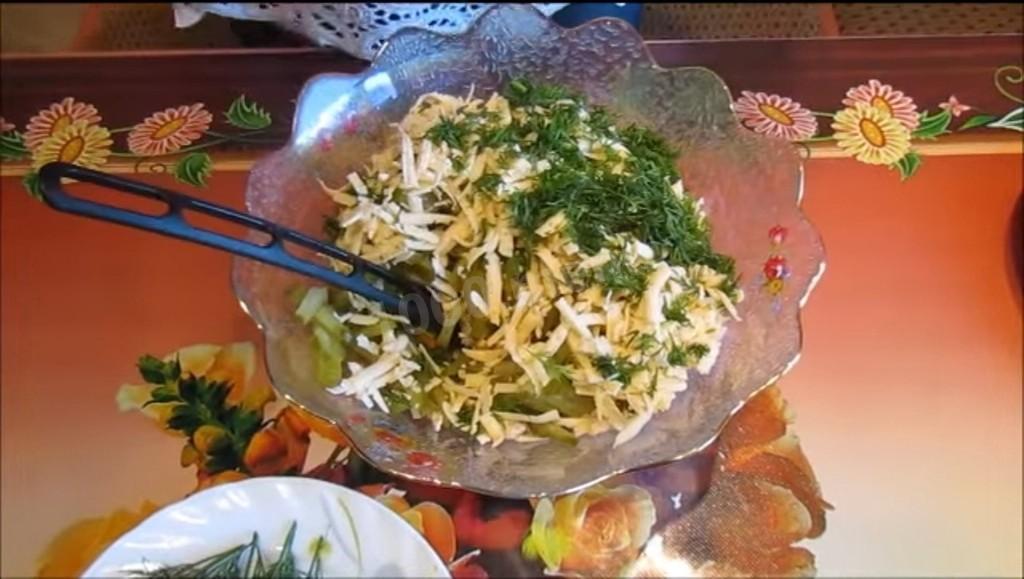 Шаг 3 приготовления Салат Лисичка с курицей