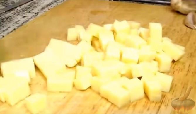 Шаг 1 приготовления Мандариновый салат с сыром