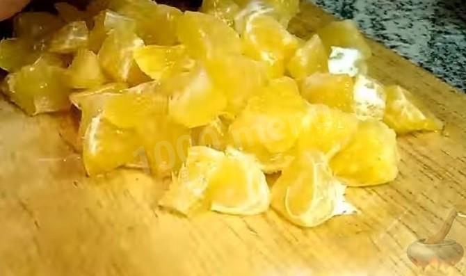 Шаг 4 приготовления Мандариновый салат с сыром
