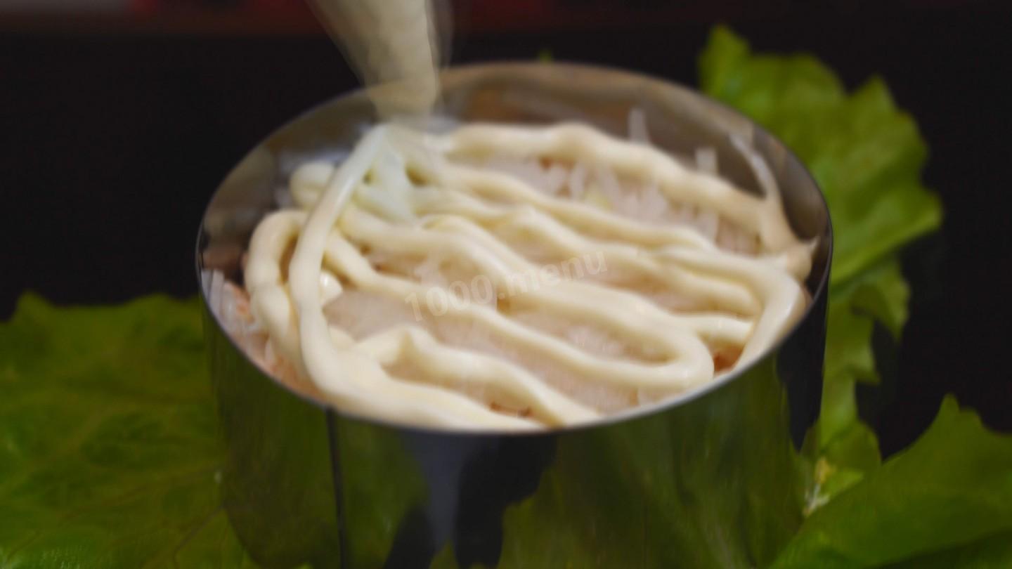 Шаг 16 приготовления Куриные салаты с сыром и томатами