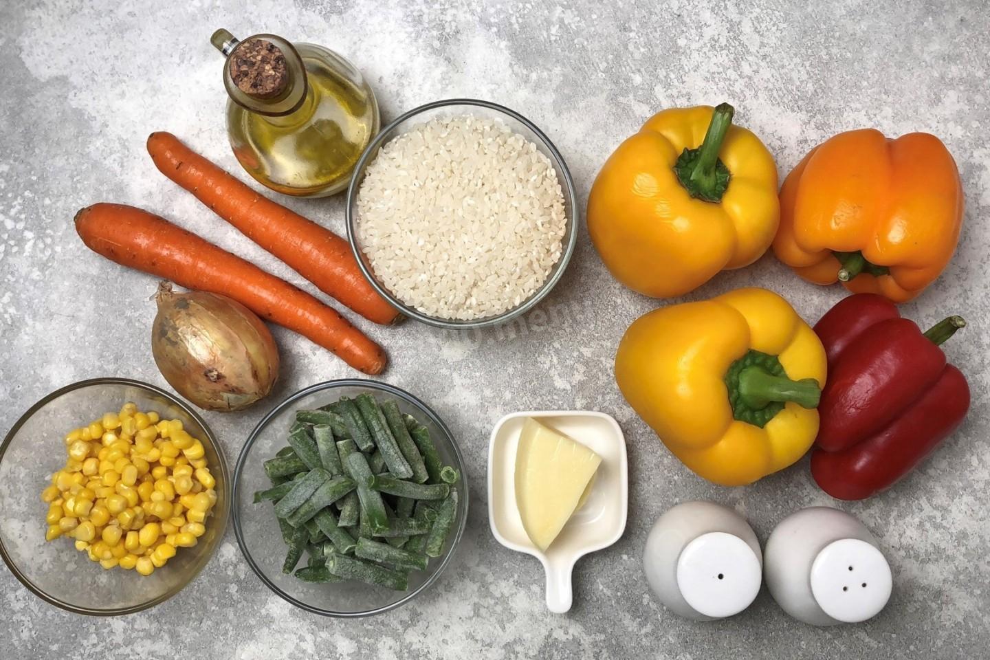 Шаг 1 приготовления Фаршированные перцы с рисом и овощами в духовке