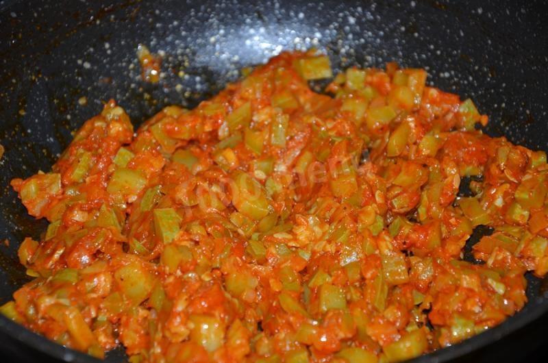 Шаг 9 приготовления Икра кабачковая с помидорами на зиму