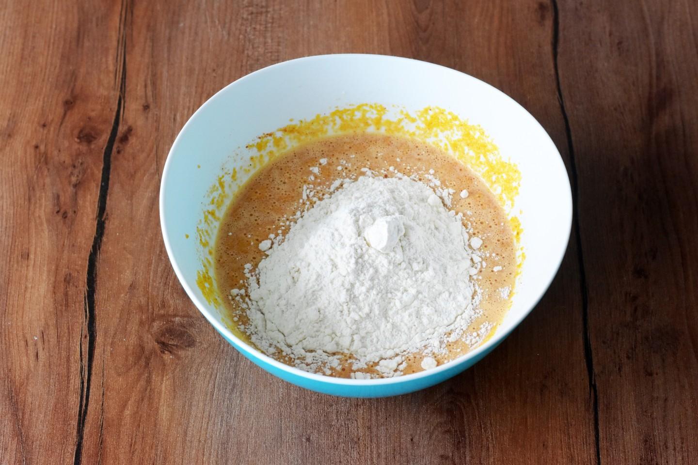 Шаг 3 приготовления Корн доги