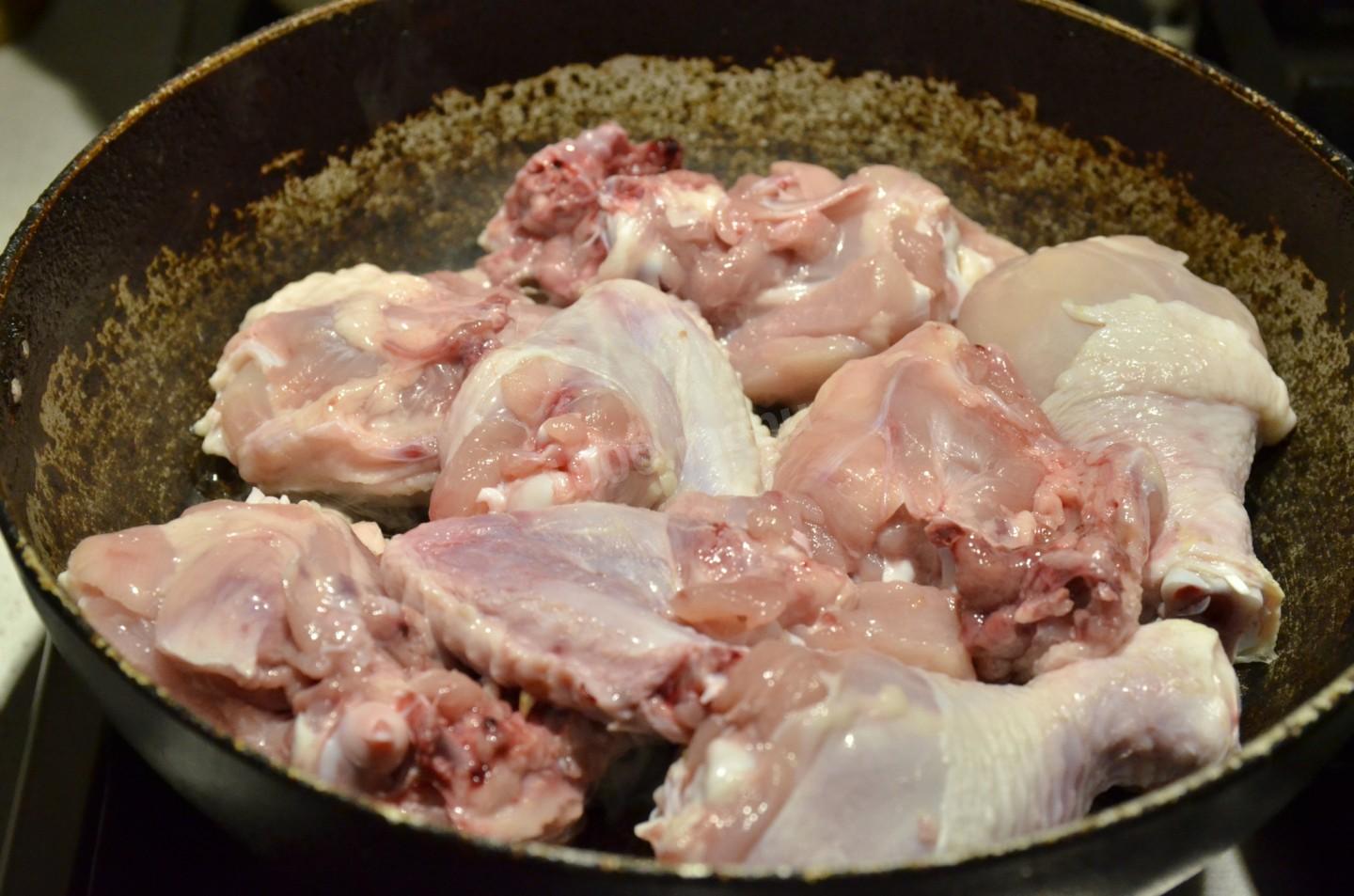 Шаг 11 приготовления Классический чахохбили из курицы по грузински на сковороде