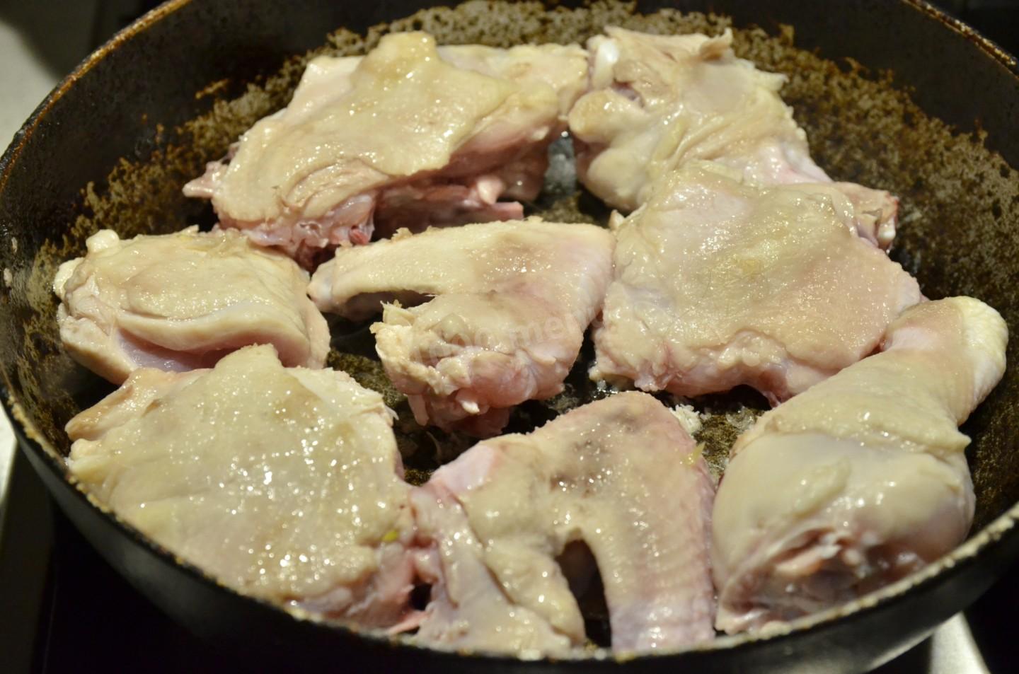 Шаг 12 приготовления Классический чахохбили из курицы по грузински на сковороде