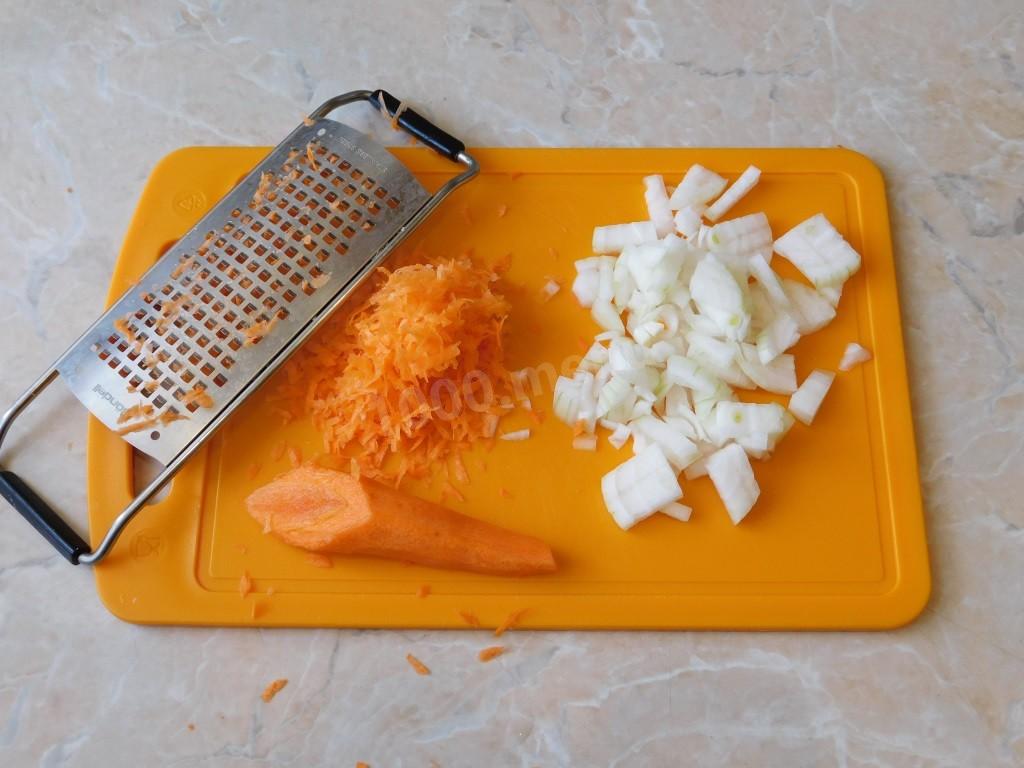 Шаг 2 приготовления Макароны с фаршем на сковороде