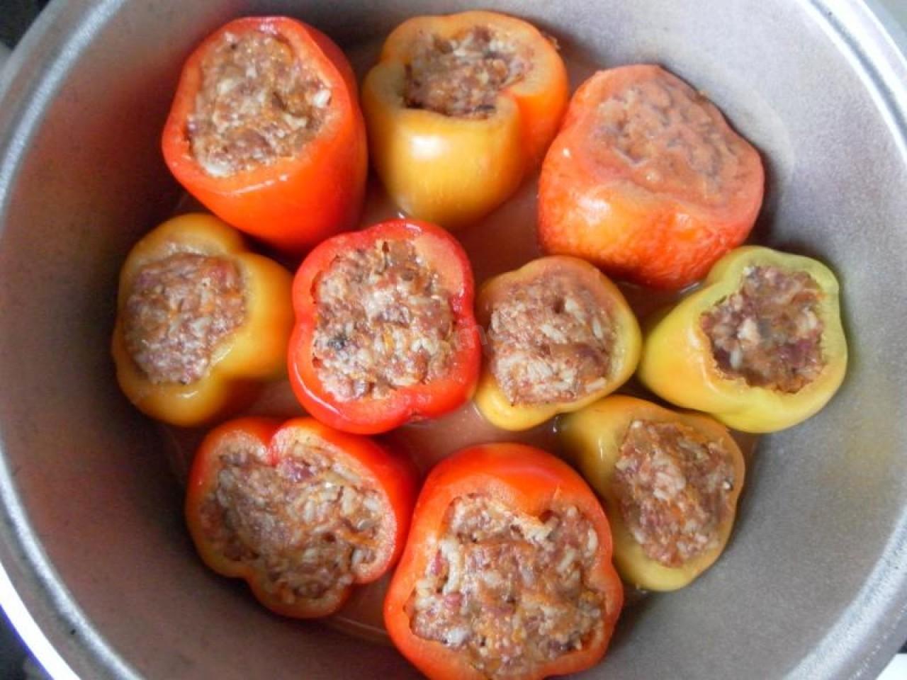Шаг 23 приготовления Перец фаршированный мясом и рисом классический