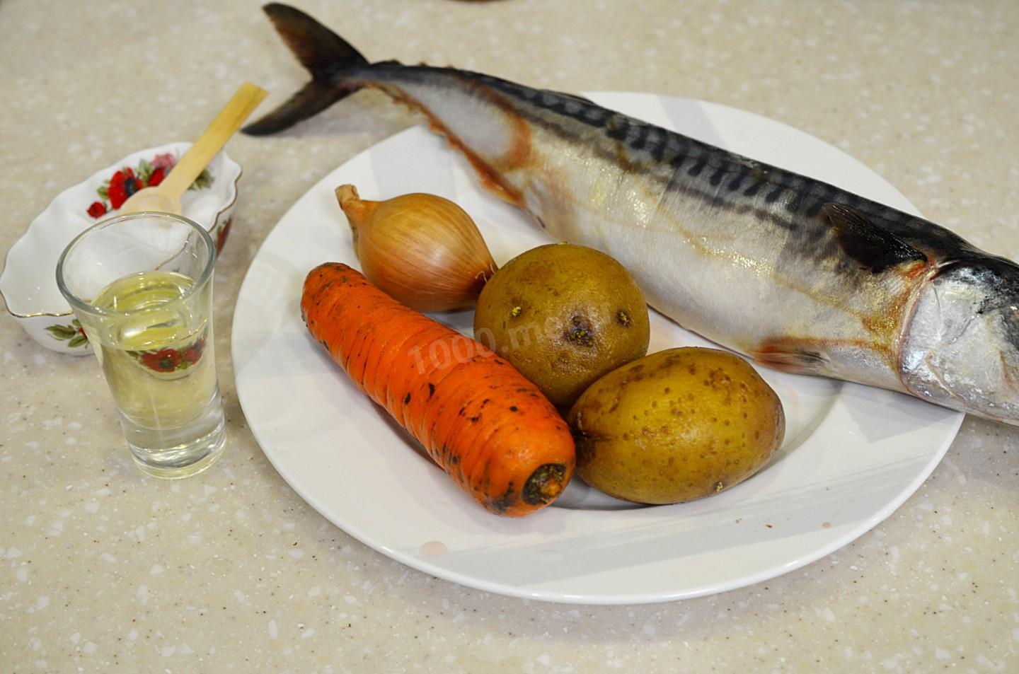 Шаг 1 приготовления Скумбрия с овощами запеченная в духовке