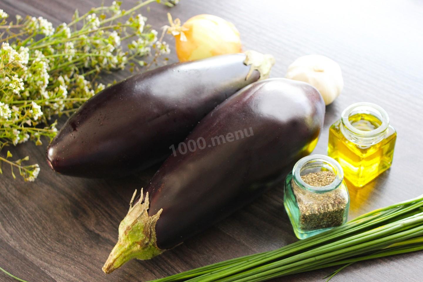 Шаг 1 приготовления Баклажаны жареные с луком
