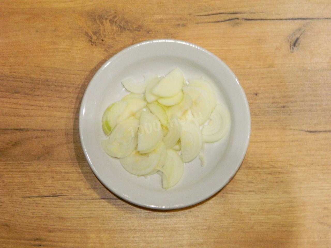Шаг 4 приготовления Куриные бедра на сковороде