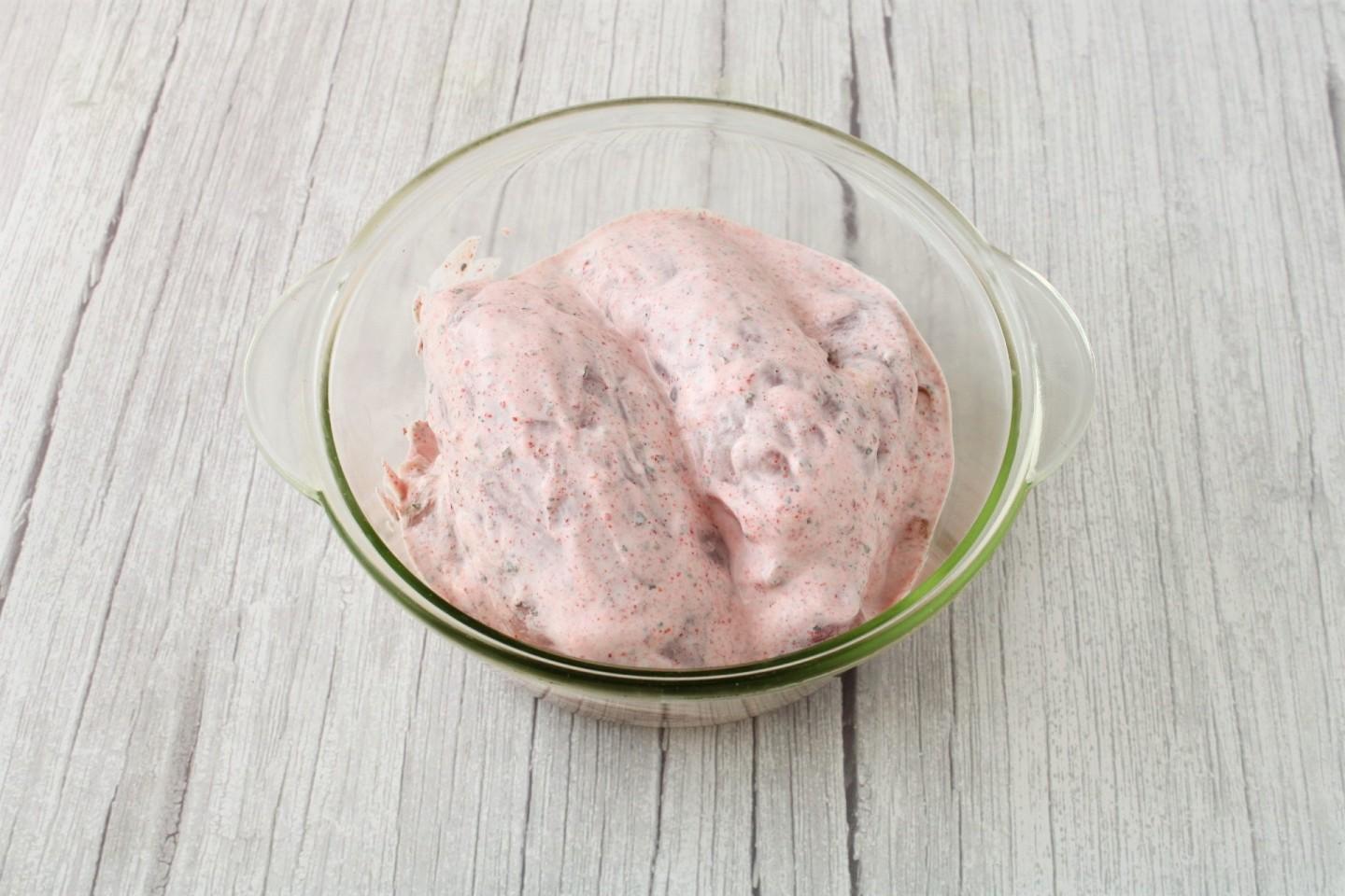 Шаг 3 приготовления Сочные куриные грудки в духовке