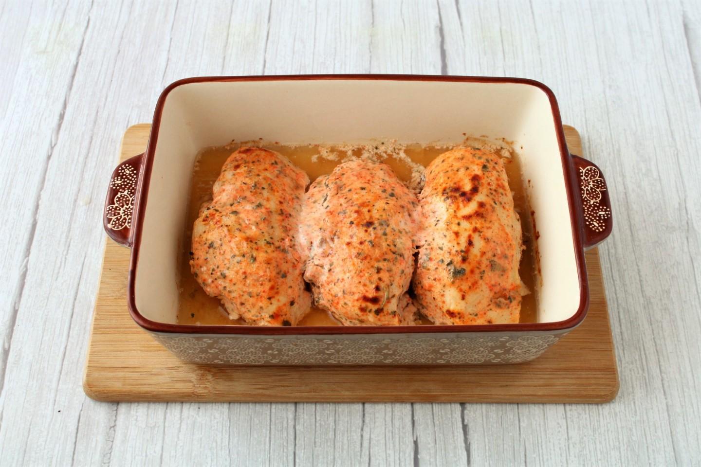 Шаг 5 приготовления Сочные куриные грудки в духовке