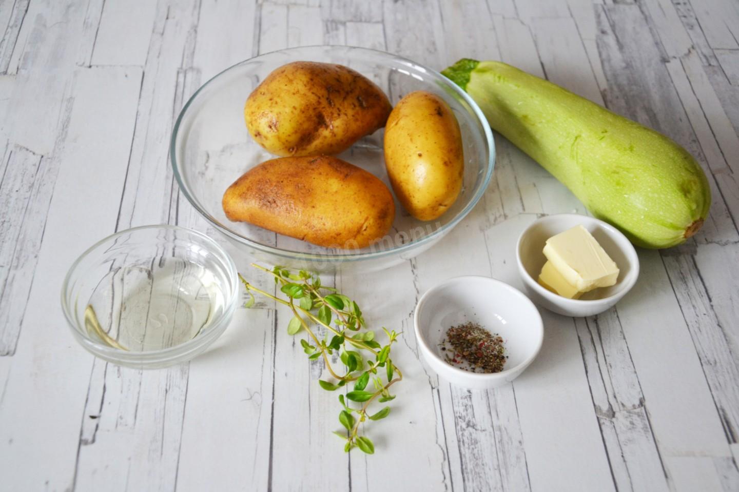 Шаг 1 приготовления Картошка с кабачками на сковороде