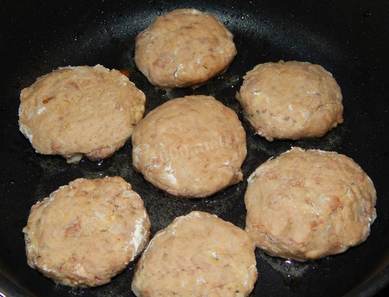 Шаг 7 приготовления Котлеты из мясного фарша в духовке