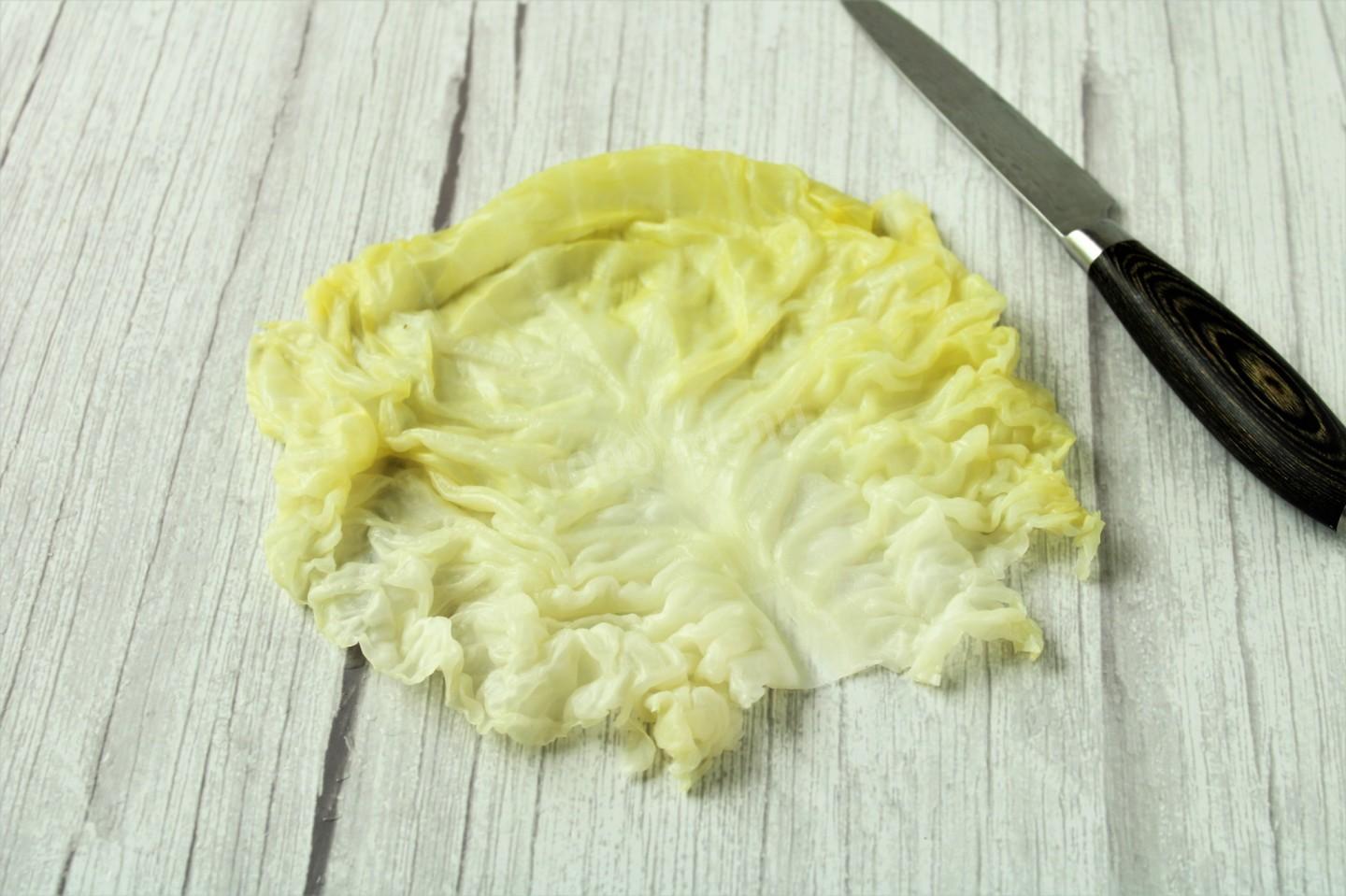 Шаг 13 приготовления Капустные голубцы из свежей капусты с мясом в кастрюле