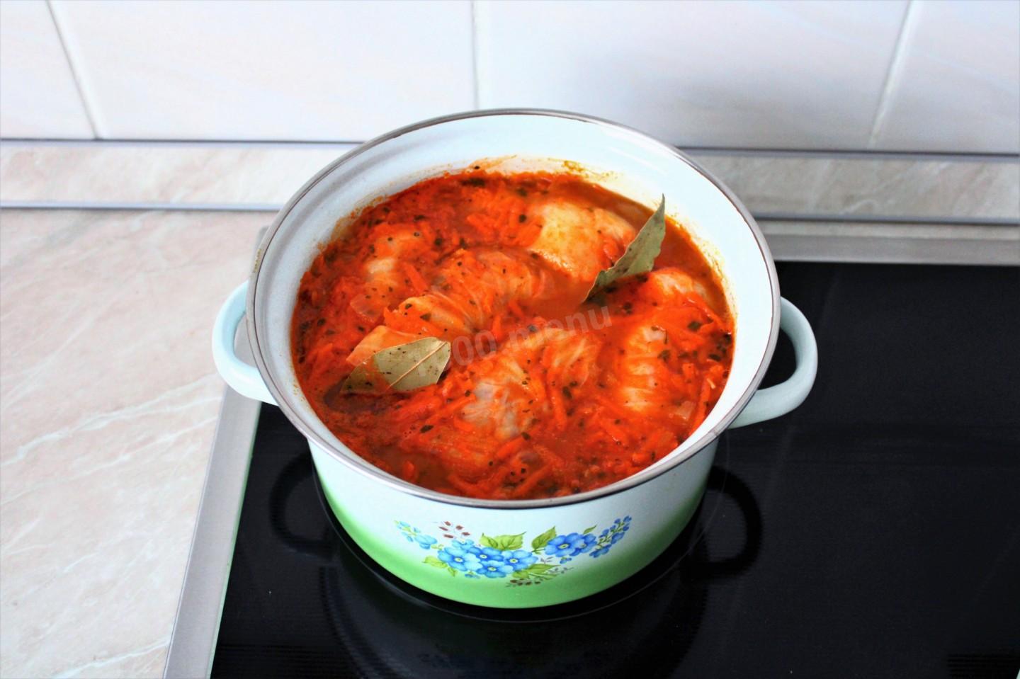 Шаг 19 приготовления Капустные голубцы из свежей капусты с мясом в кастрюле