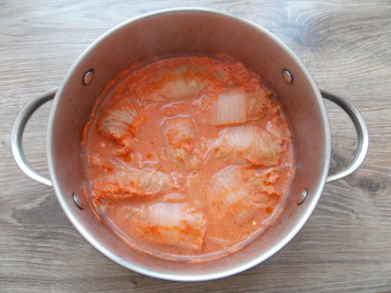 Шаг 12 приготовления Голубцы из пекинской капусты с фаршем и рисом