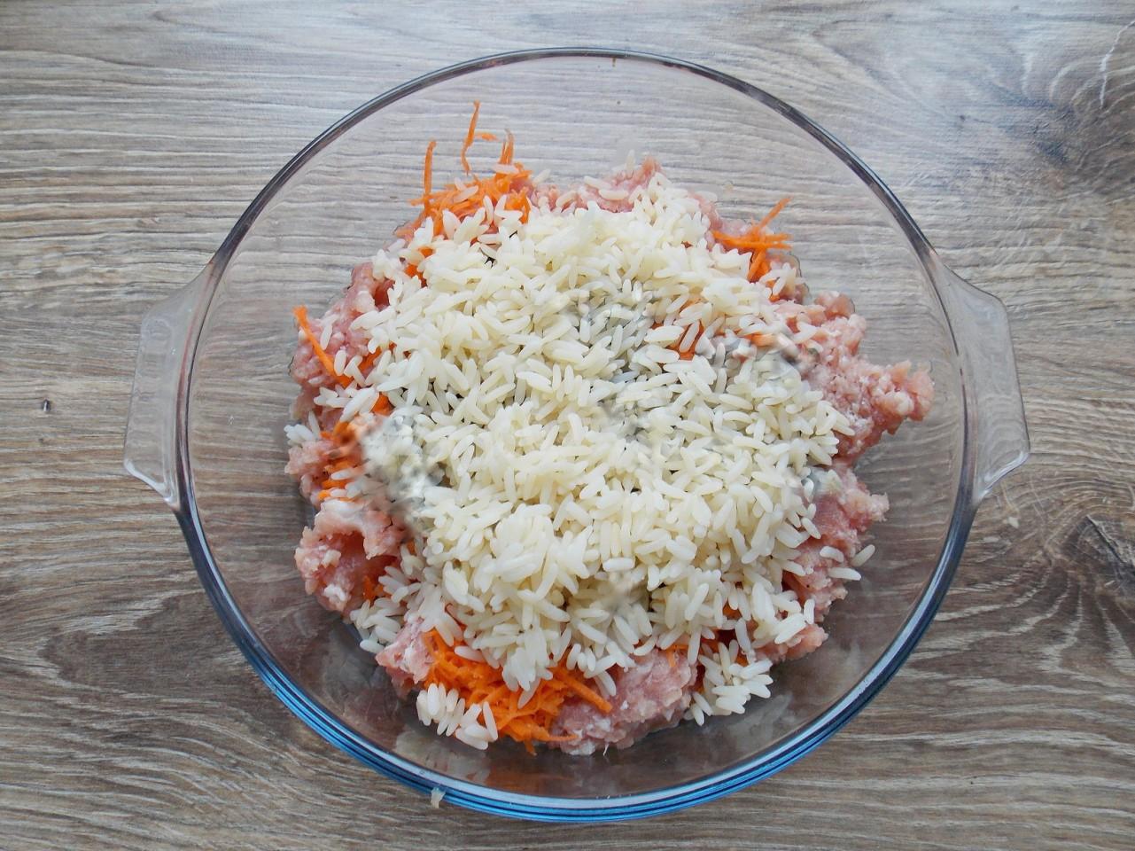 Шаг 4 приготовления Голубцы из пекинской капусты с фаршем и рисом