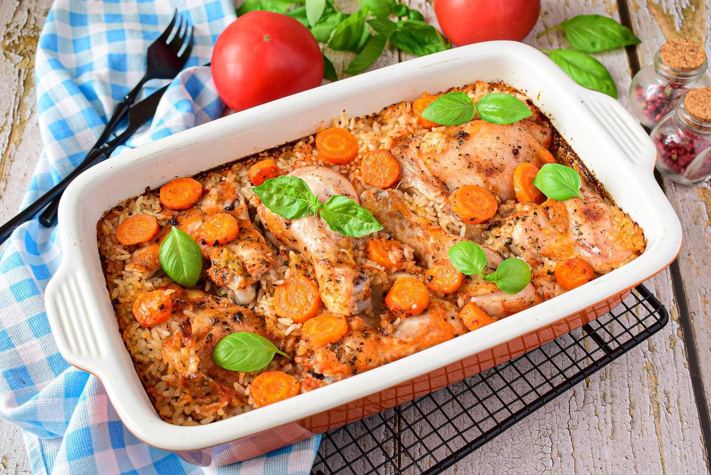 Обложка рецепта Рис с курицей в духовке