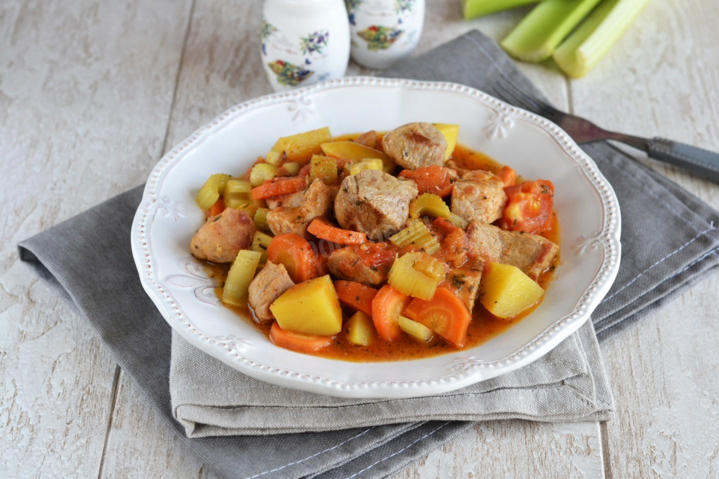 Обложка рецепта Мясо с овощами в казане