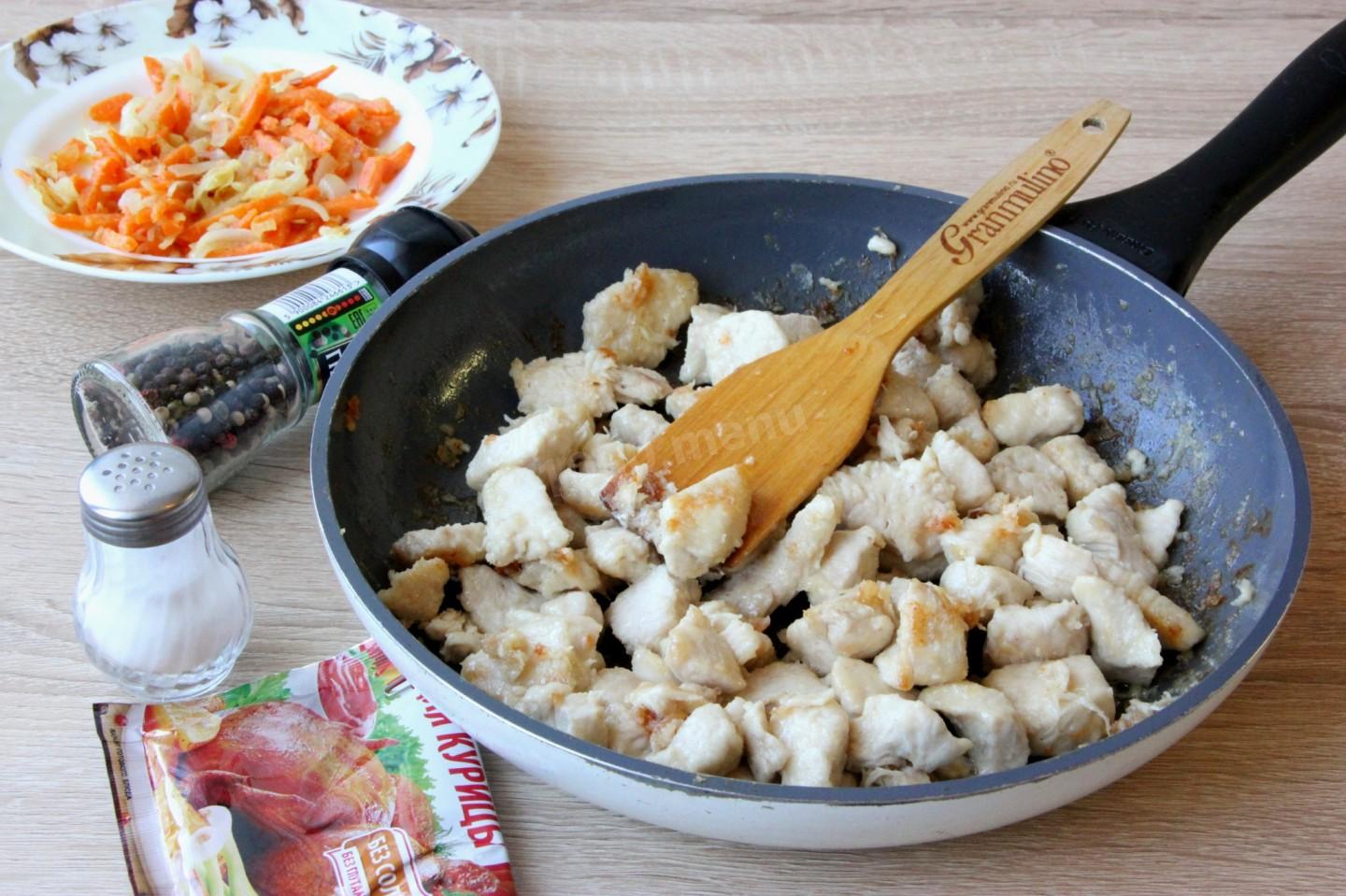 Шаг 5 приготовления Запечённый ананас с сыром в духовке на праздник