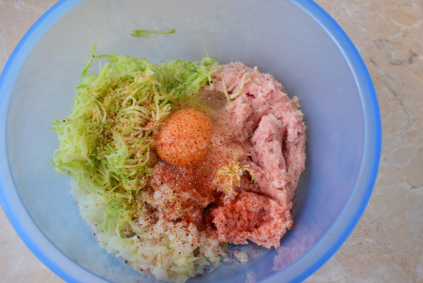 Шаг 4 приготовления Куриные котлеты с кабачком