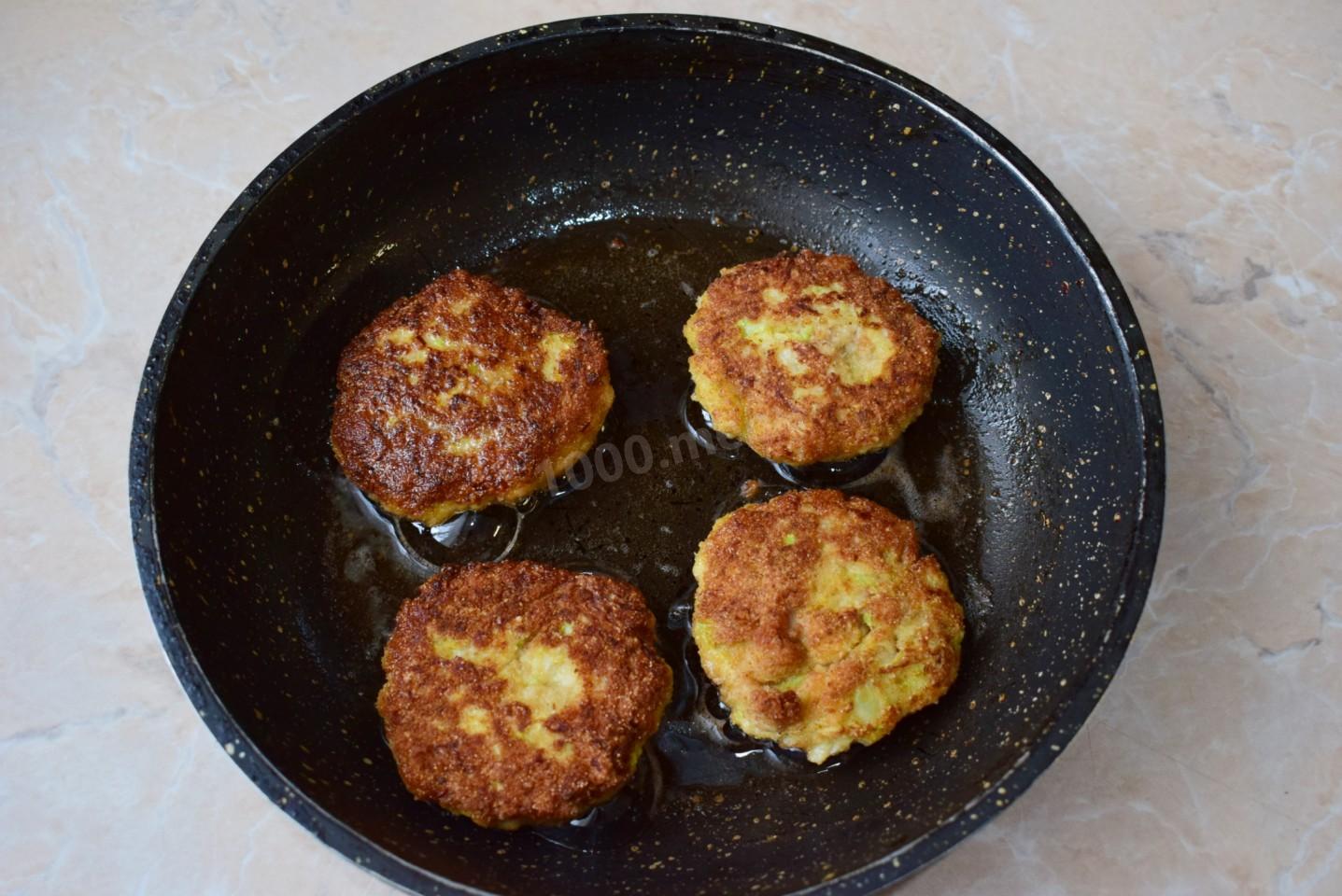 Шаг 8 приготовления Куриные котлеты с кабачком