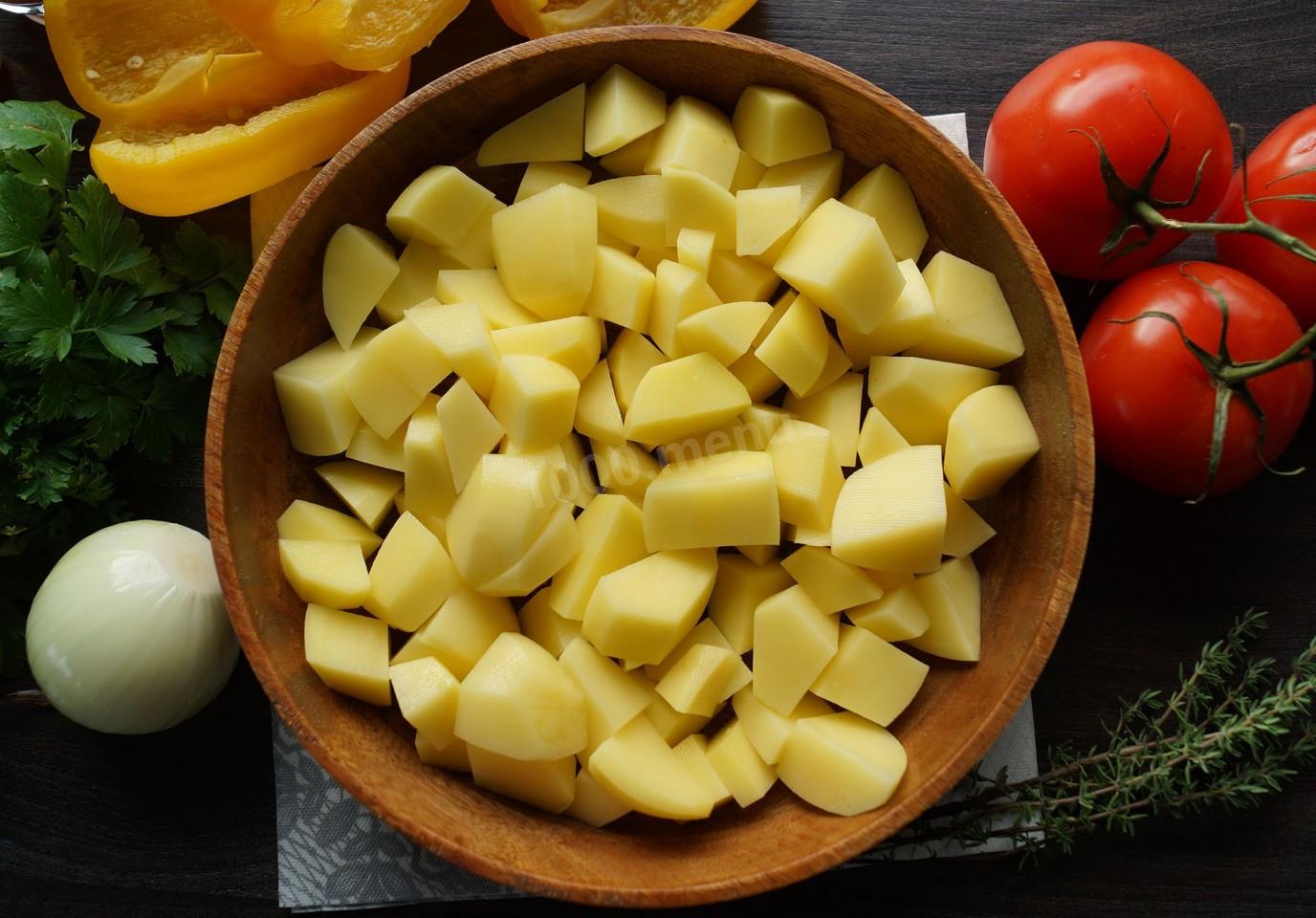 Шаг 3 приготовления Соус с кабачками и картошкой