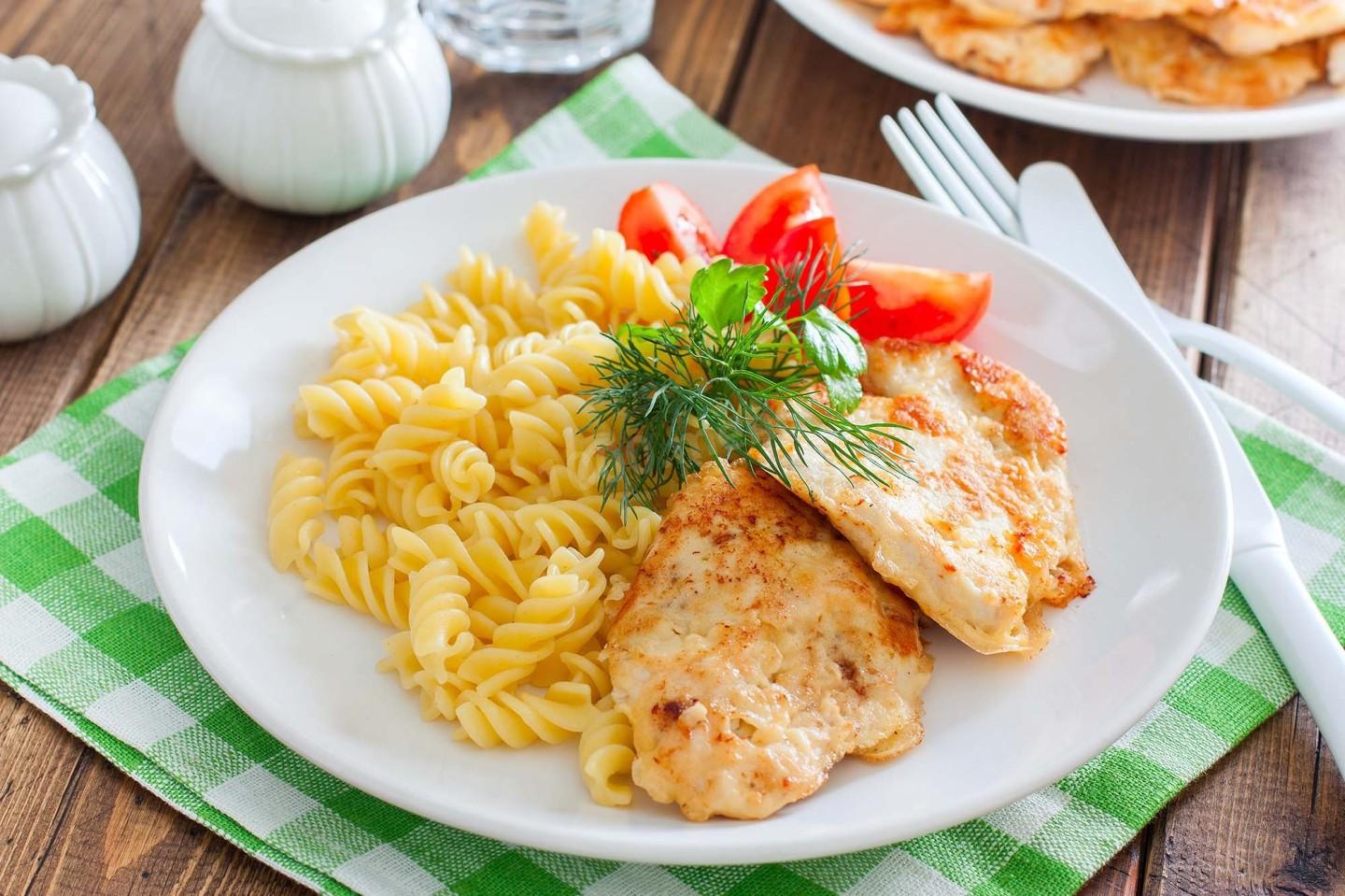 Шаг 5 приготовления Куриное филе в кляре на сковороде