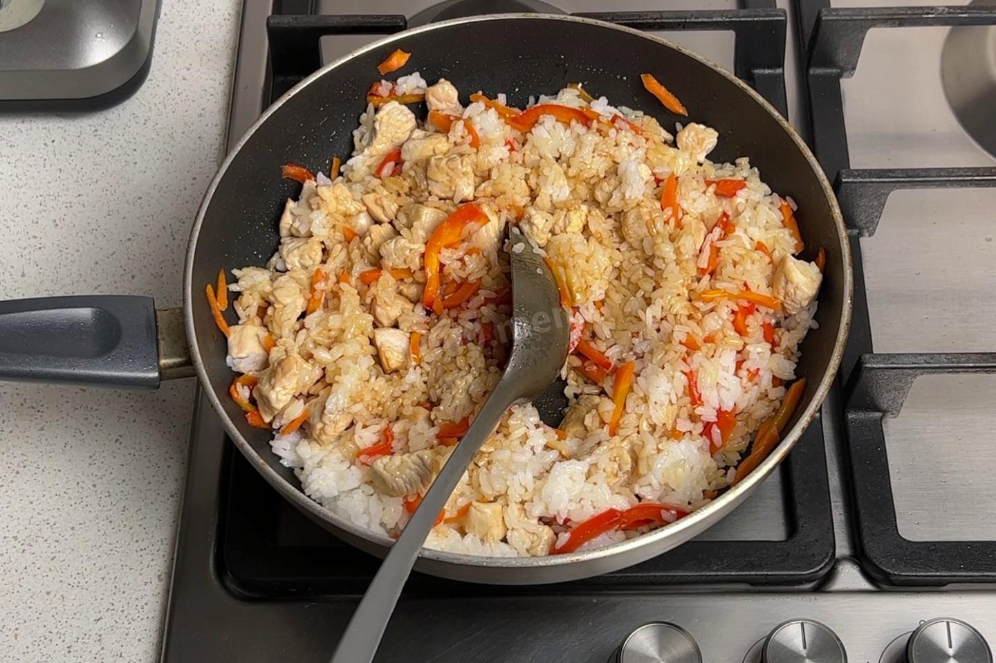 Шаг 9 приготовления Рис по японски