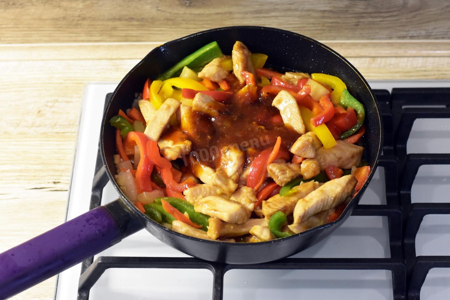 Шаг 12 приготовления Курица с овощами в соусе кисло сладком