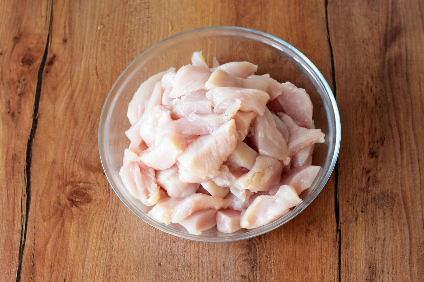Шаг 2 приготовления Курица с овощами в соусе кисло сладком