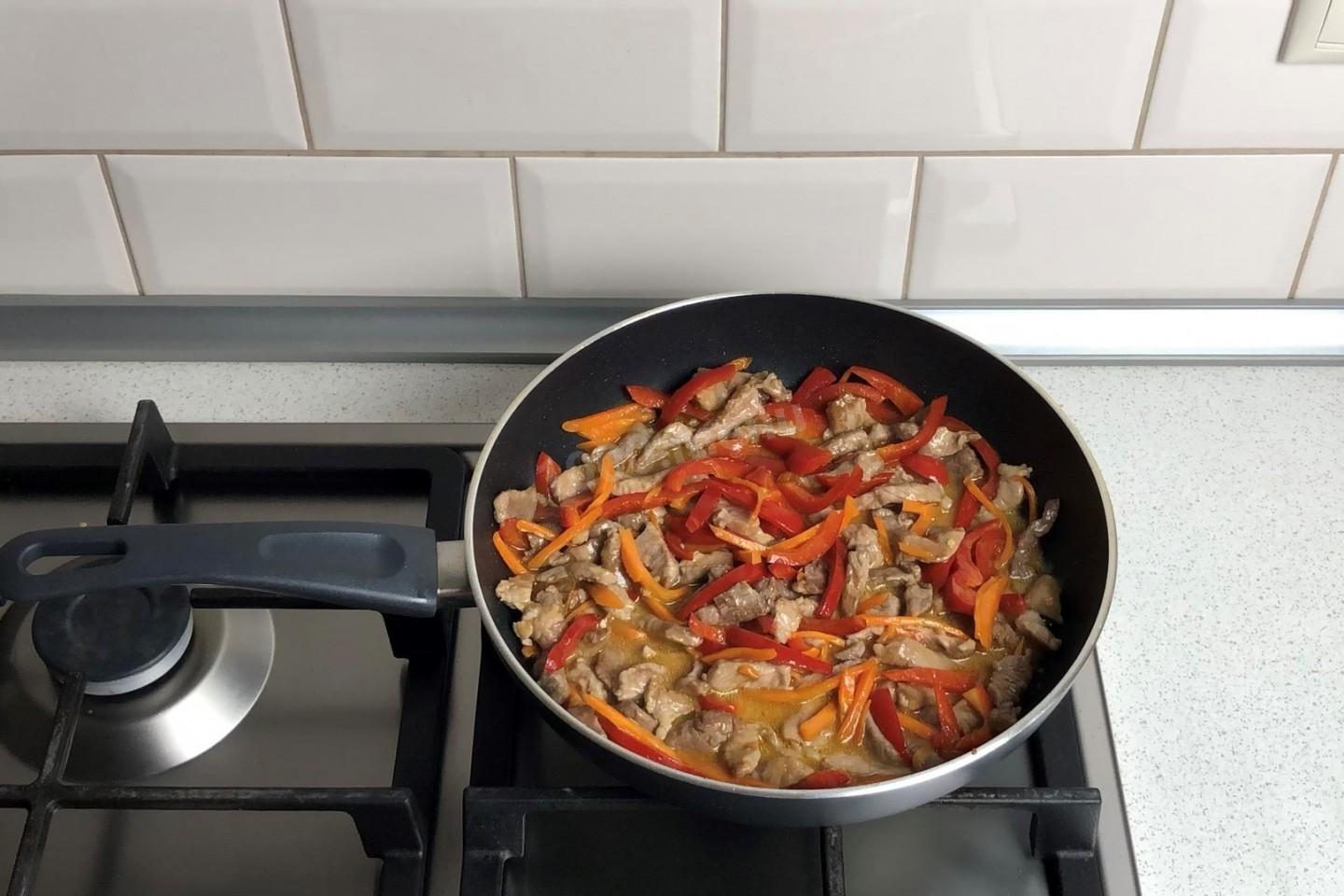 Шаг 14 приготовления Мясо по китайски в кисло сладком соусе