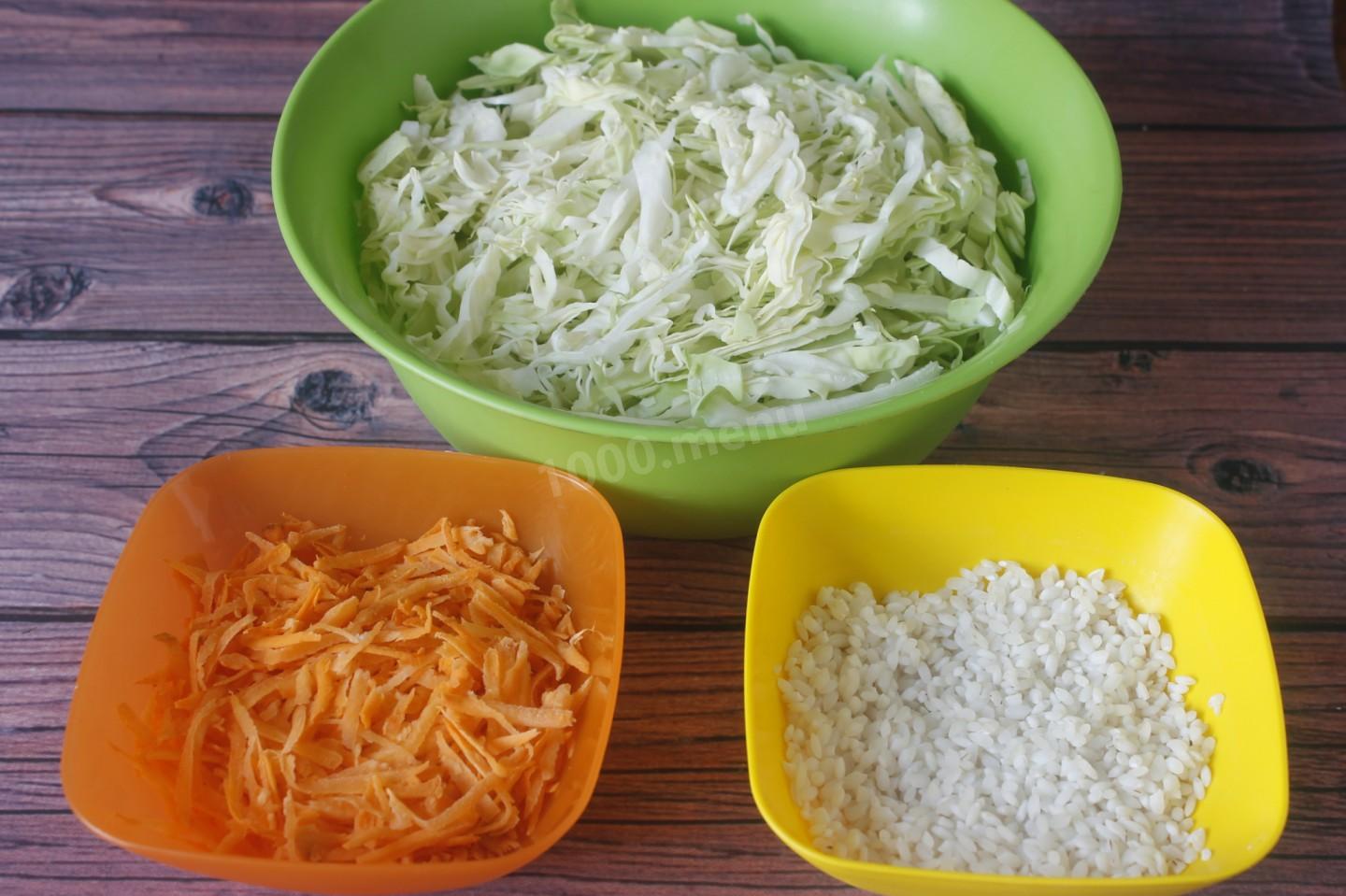 Шаг 1 приготовления Рис с капустой в духовке